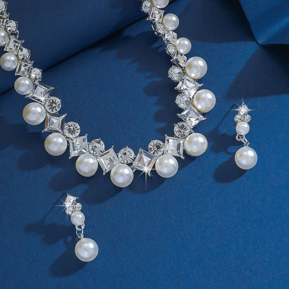 Fashionable and versatile wedding jewelry, pearl necklace earrings, four piece set, elegant ladies' collarbone chain tassel earrings