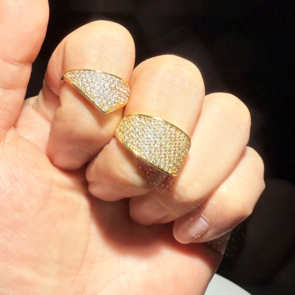 2025 Micro Pave 5A Cubic Zirconia Ice Out Ring Prong Setting CZ Bling Women Men Wedding Engagement Rings