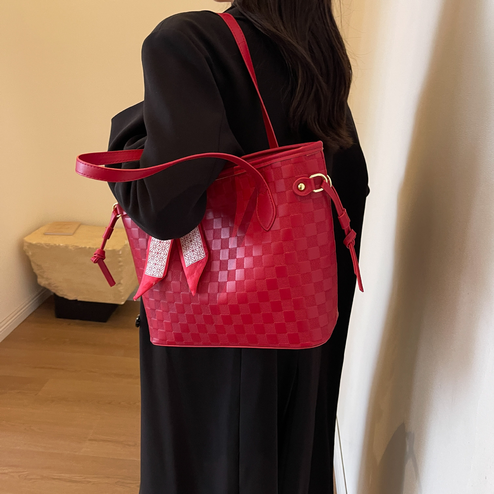 New Designer Bag Official Party Bag Wedding Large Capacity Women's Fashionable Commuting Handbag Multifunctional Bag Handbag Wallet