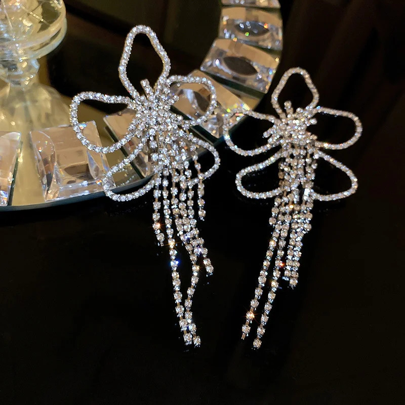 Fashion long flowing Su water diamond womens pendant earrings oversized hollow flower pendant earrings statement jewelry 250110