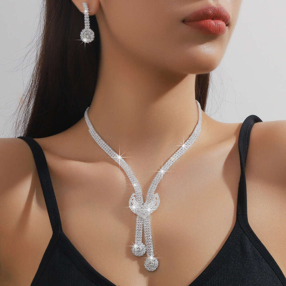 French style sparkg dia studded earrings necklace bracelet four piece set, personalized, fashionable, light , high-end jewelry set
