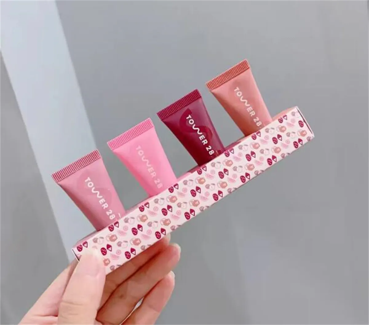 4pcs Mini Lil Softies Tower 28 Beauty Tinted Lip Balm Sugar Plum Deep Moisturizing Smoothing Lip Lines Daily Lip Care 4*5g