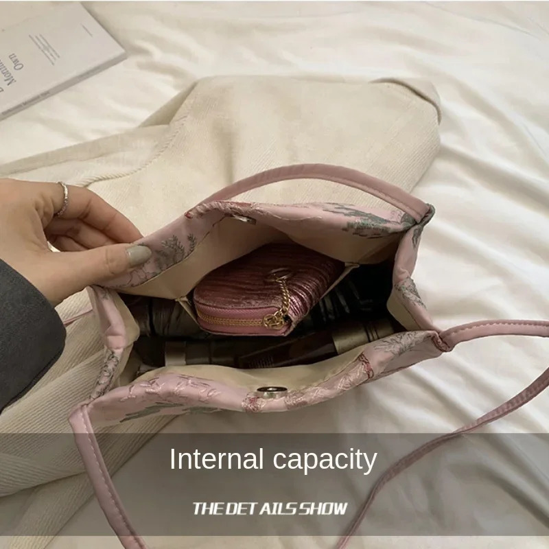 Chinese Style Retro Bag 2025 Models Silk Jacquard Fashionable Minimalist Bag Single Shoulder Diagonal Cross Womens Bag 250106