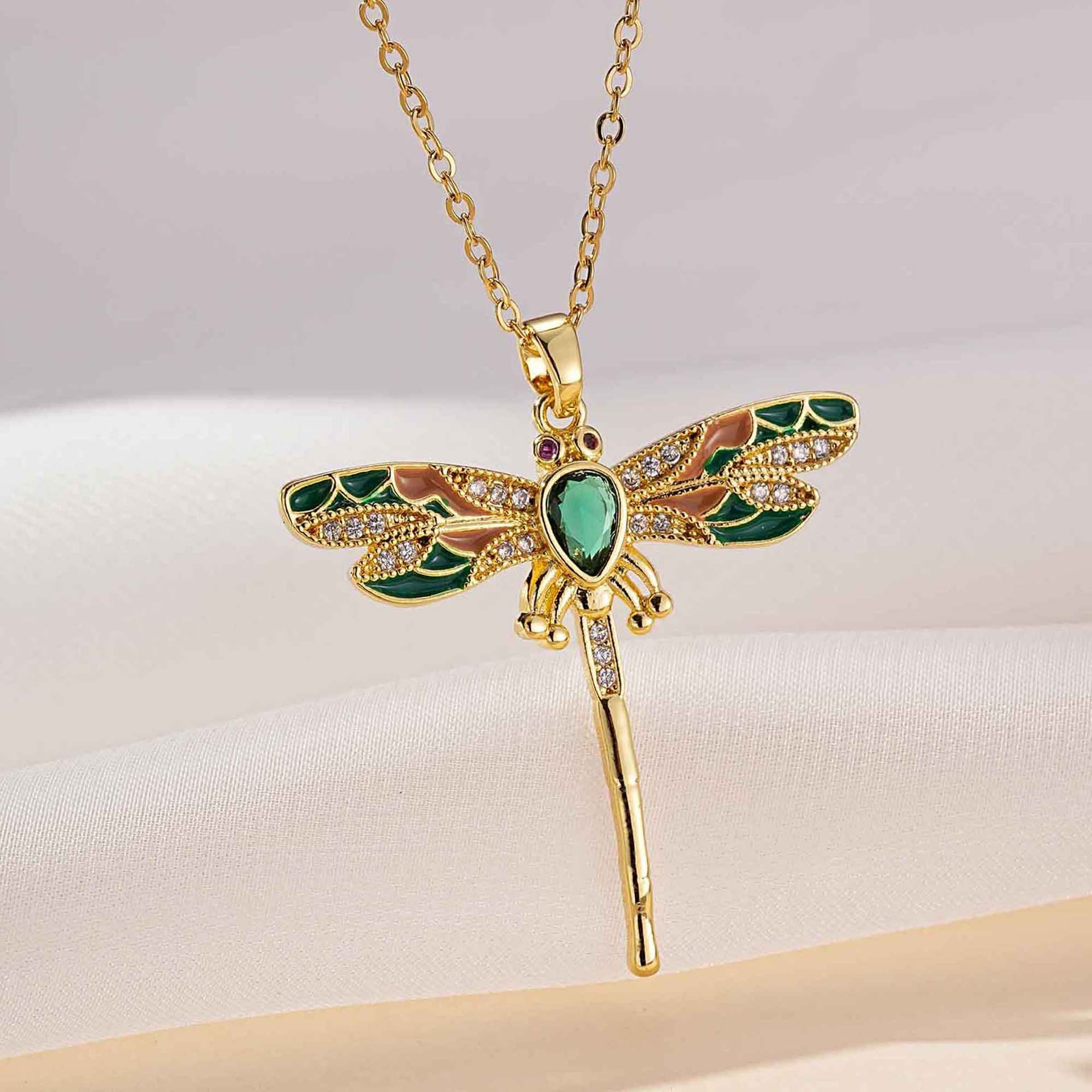 Burt's Bees Pendant Selling Titanium Colorfast Necklace Female Zircon Crystal 18K Gold Insect Dragonfly Bee Ins Style Jewelry Pendant Small Pen