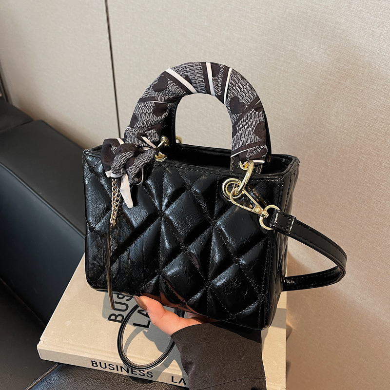 Mini Diamond Pattern Women's Crossbody Bag New Designer Bag High End Large Capacity Small Fragrance Handheld Single Shoulder Handbag Wallet Under