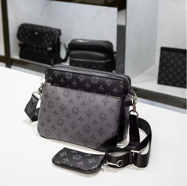 Handbags Men Leather TRIO Messenger Bag Make up Designer Handbag s designers Mens Shoulder Bags