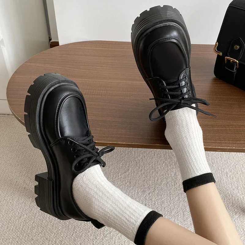 Patent Leather Platform Loafers Women 2024 Preppy Style Lace Up Oxford Shoes Woman Black Thick Bottom Y2K Shoes FemaleXJ250113