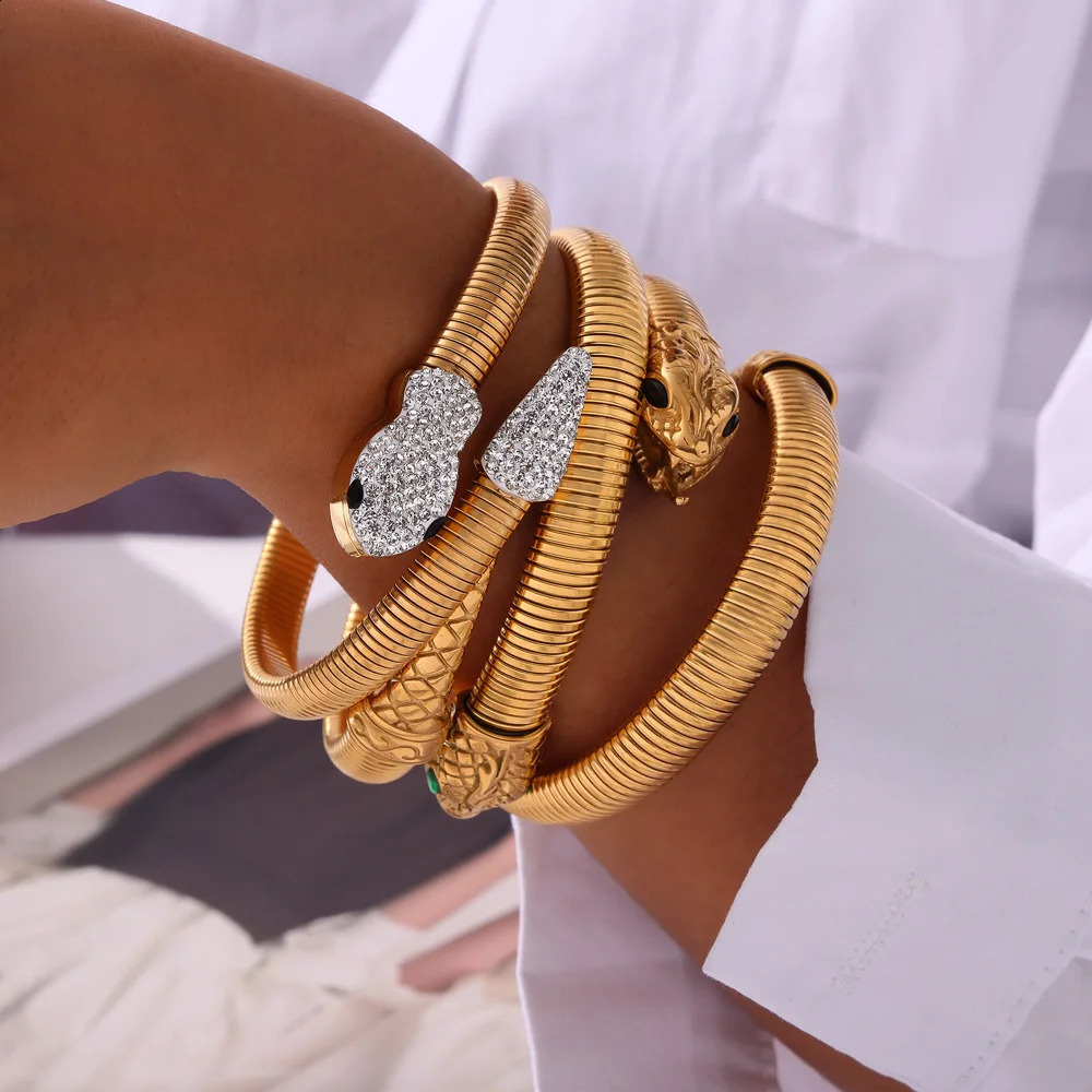 Fashion stainless steel snake bracelet womens retro green eye bracelet jewelry wholesale 250109