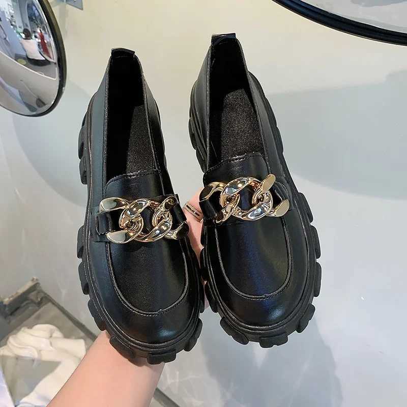 2024 Women Spring New Black Platform Flats Shoes Women Loafers Slip Boat Shoes Metal Chain Designer Casual Leather OxfordsXJ250113