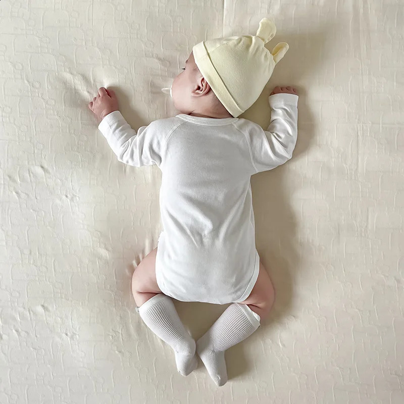 Spring and autumn born baby cotton jumpsuit long sleeved baby boy triangle crawler clothing 0-1 year old girl solid tight fitting clothing 250110