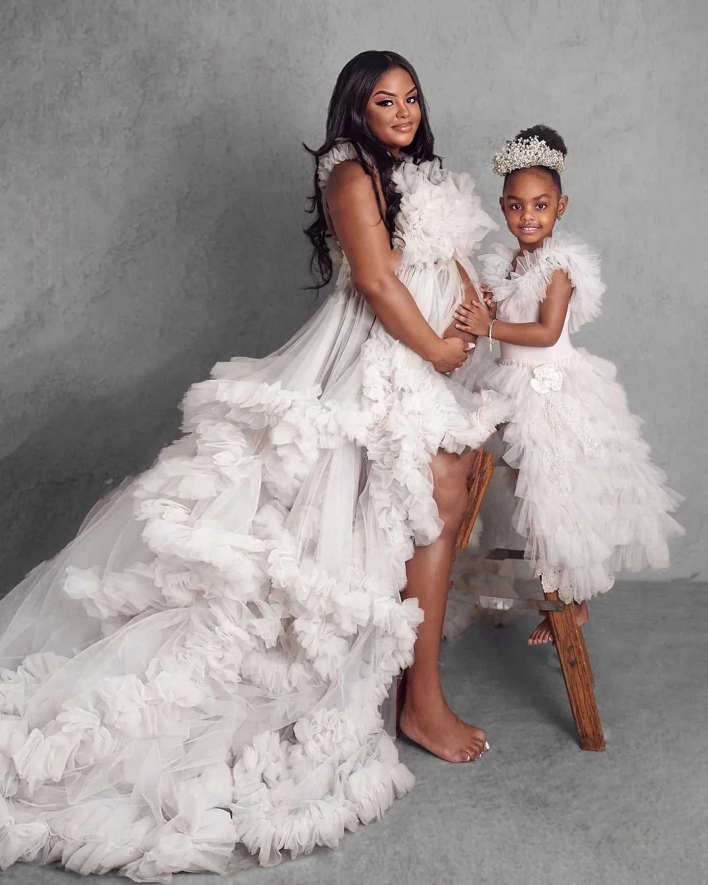 Exaggerated Tiered Ruffles Tutu Pleated Materni Robes Lush Mesh Front Slit Tulle Mommy Girls Par Gowns for Photography W250113
