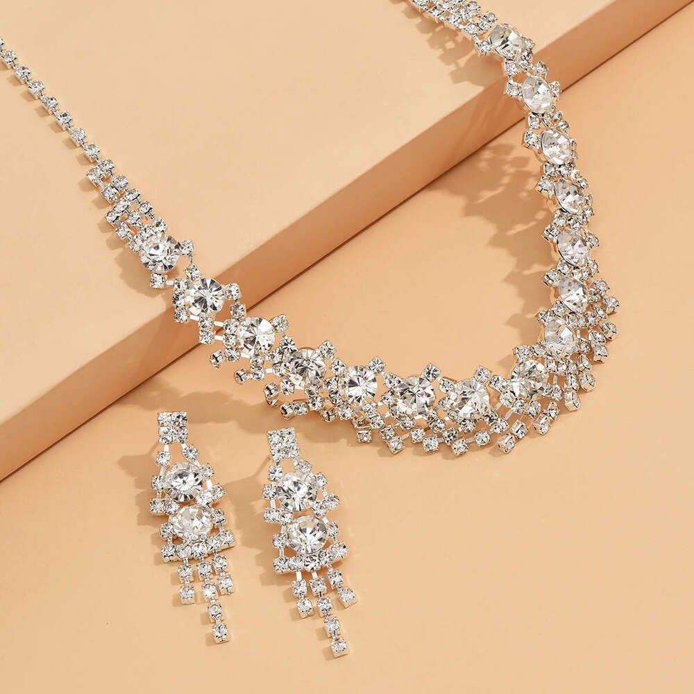 Bridal jewelry fashionable claw rhie necklace, earring set, women's dinner dress, versatile collarbone chain