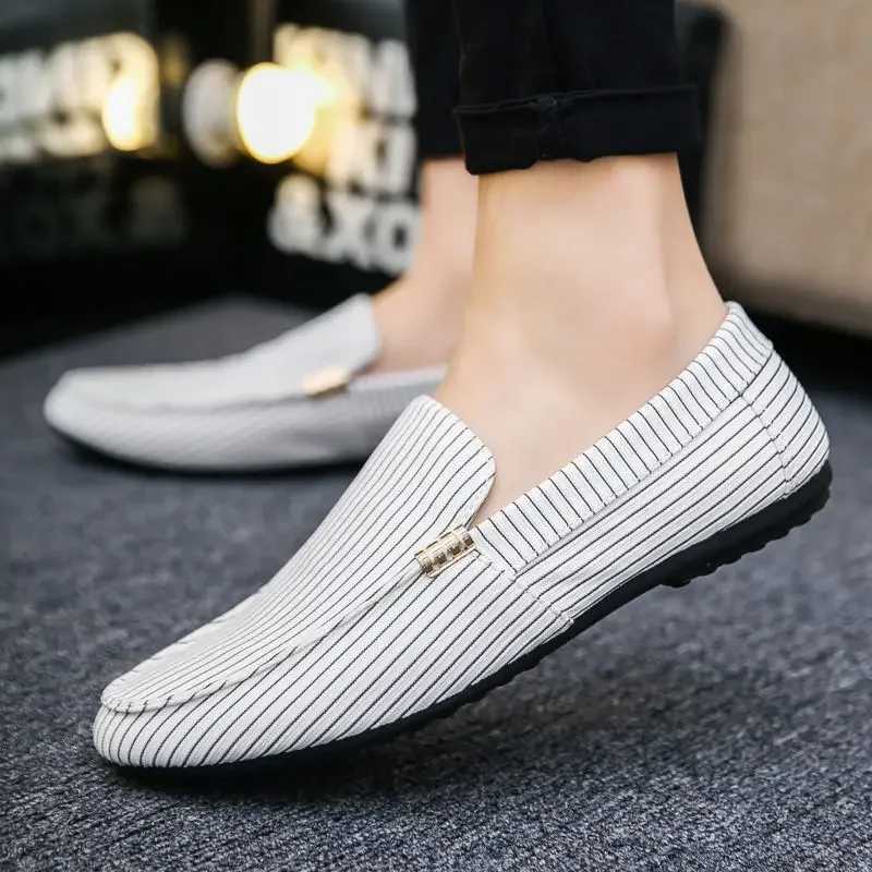 Spring and Summer Mens Loafers Large Size Light and Comfortable Flat Shoes Mens Breathable N-slip Soft Casual Canvas ShoesXJ250113