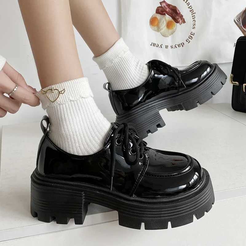 Patent Leather Platform Loafers Women 2024 Preppy Style Lace Up Oxford Shoes Woman Black Thick Bottom Y2K Shoes FemaleXJ250113