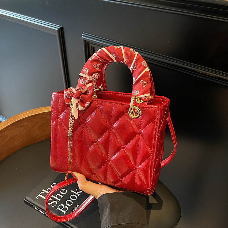 Mini Diamond Pattern Women's Crossbody Bag New Designer Bag High End Large Capacity Small Fragrance Handheld Single Shoulder Handbag Wallet Under