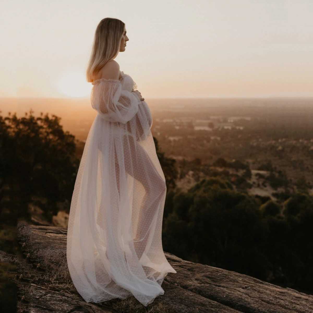 Using Dot Tulle pregnant womens photos to shoot shoulder length dresses Tulle pregnant womens photography props W250113
