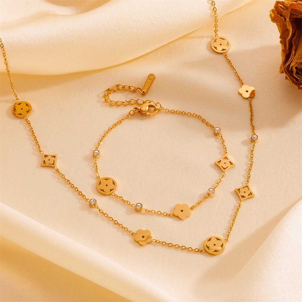 Earrings Necklace titanium steel five Clover necklace jewelry Stainless Steel waterproof Double Layer Clove Gold Plated and bracelet set H250217