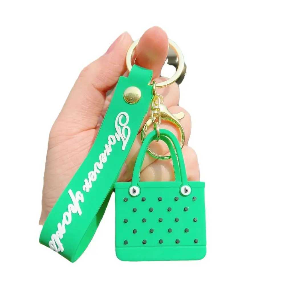 Keychains Lanyards Cute Beach Hole Bag Keychain Portable Simple Mini Car Key Chain Soft Sile Fashion Seaside Big Basket Hanging Ornaments H250115