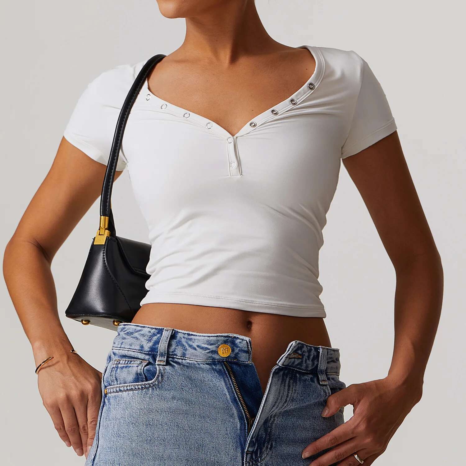 Women's Short Sleeved T-shirt V-neck Crop Top Shirt Women's Sports Top Sportswear Yoga Top Designer T-shirt