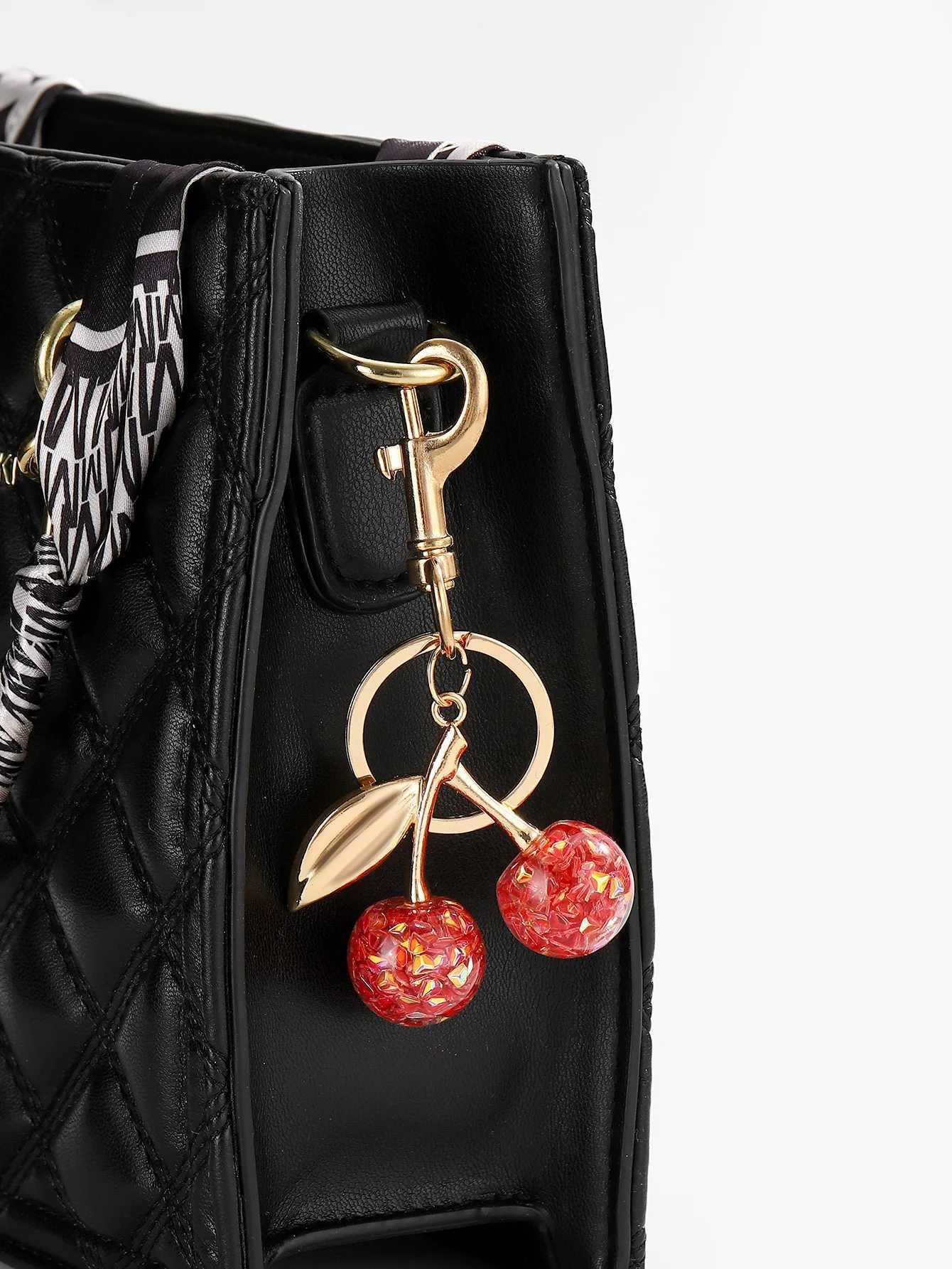 Keychains Lanyards Cherry Bag Charm Red Pink Crystal Fruit Pendant Key Ring for Women Girl Accessories Gift H250115