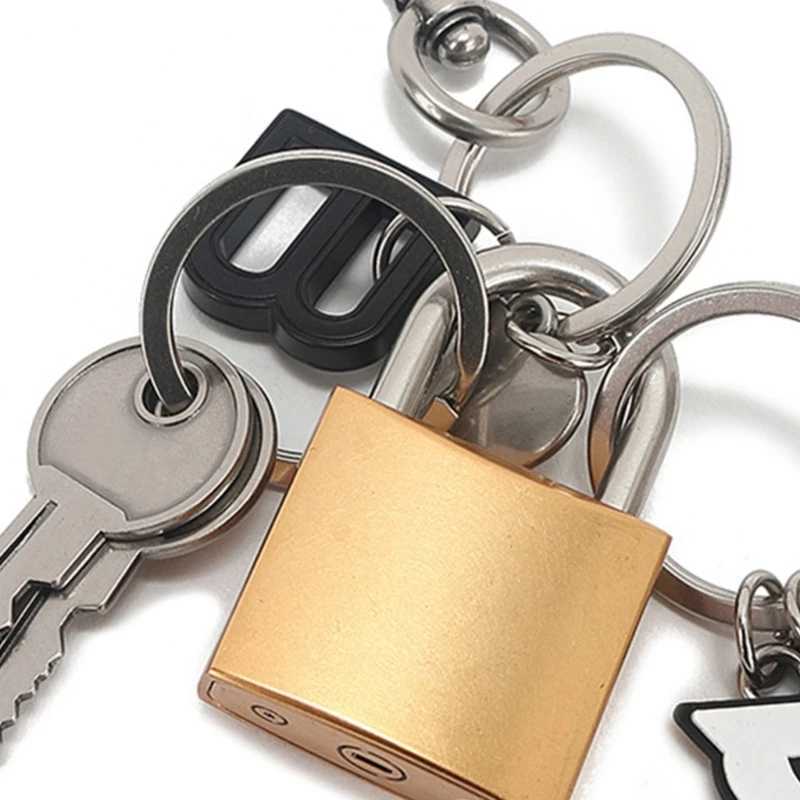 Keychains Lanyards Fashionable metal interesting lock design keychain personalized rdy shaped key accessory suitable for daily carrying H250217