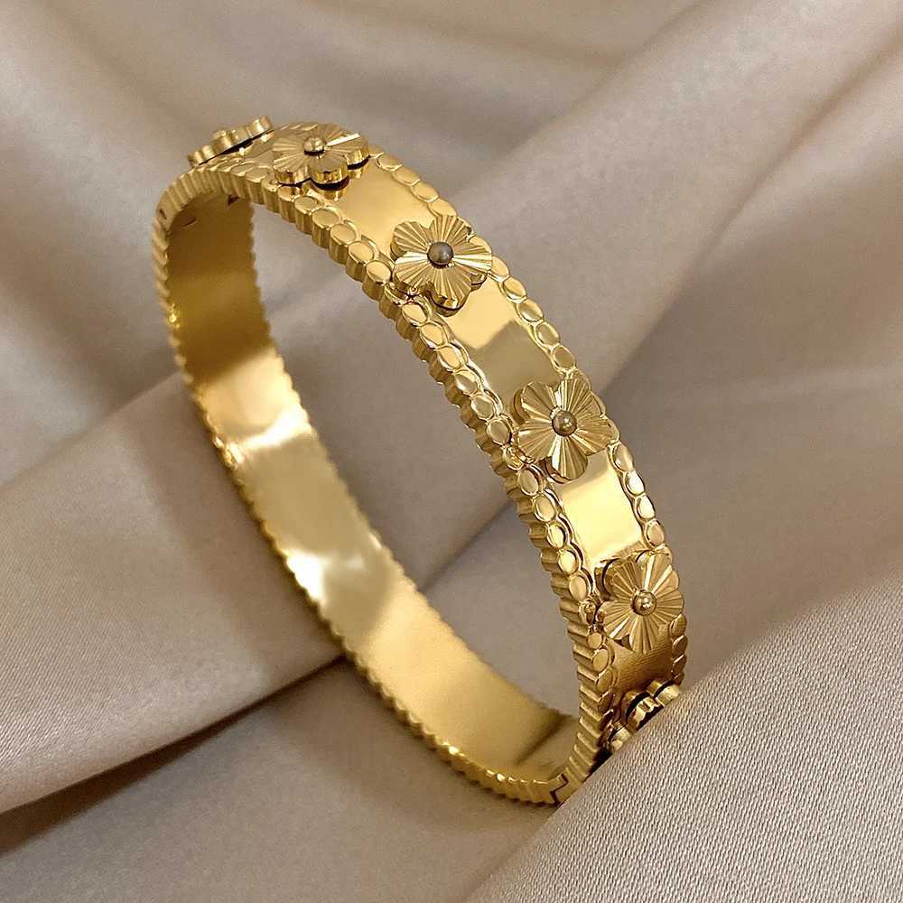 Bangle Chic Cute Flower Decoration Bracelet for Women Girls Fashion Gold Plated Stainless Steel Waterproof Cuff Bracelets Jewelry Gifts H250115