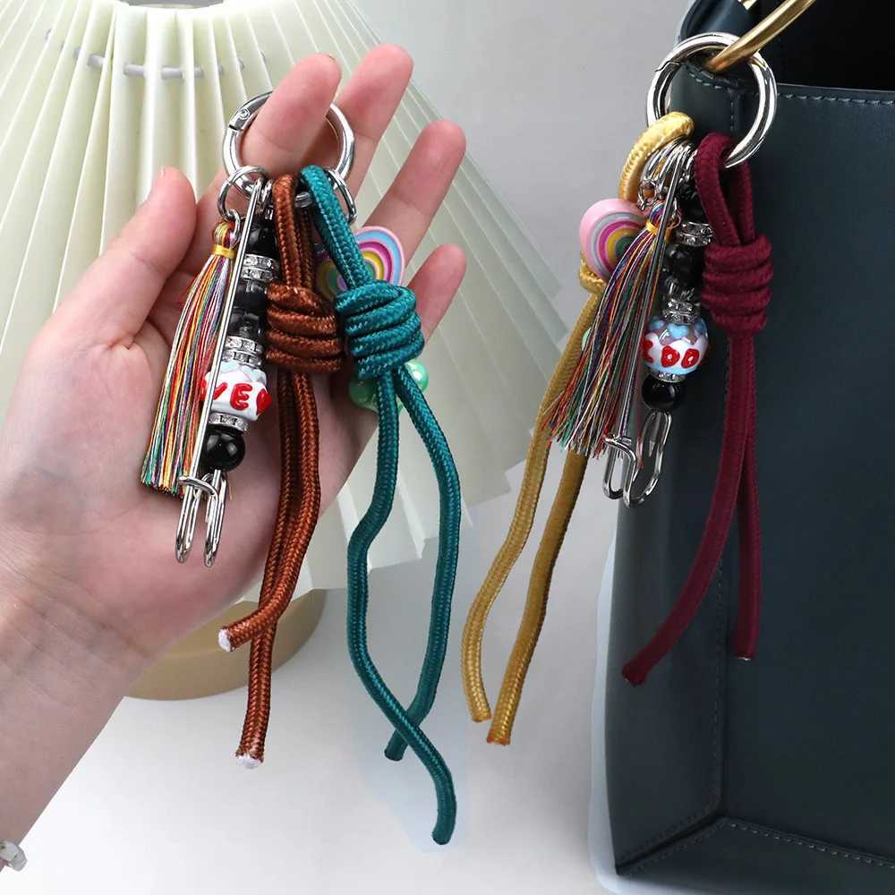 Keychains Lanyards Bag Parts Accessories 2024 New Woven Rope Keychain Decoration Hanging Korean Style Acrylic Bead Heart Tassel Phone Case Charms Y2k 