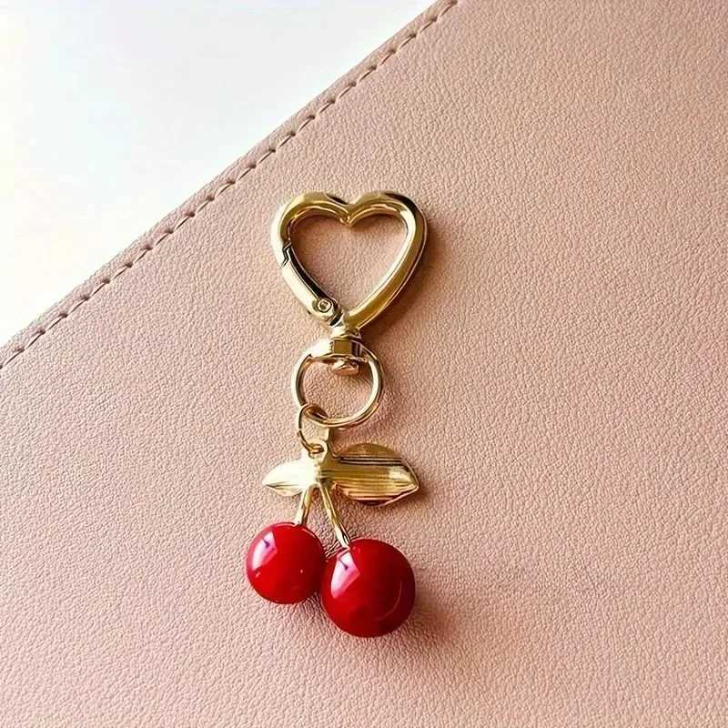 Keychains Lanyards Cherry Blossom Heart-Shaped Bag Charm Durable Lobster Clasp DIY Accessory Perfect Gift for Women Romantic Token of Love H250115