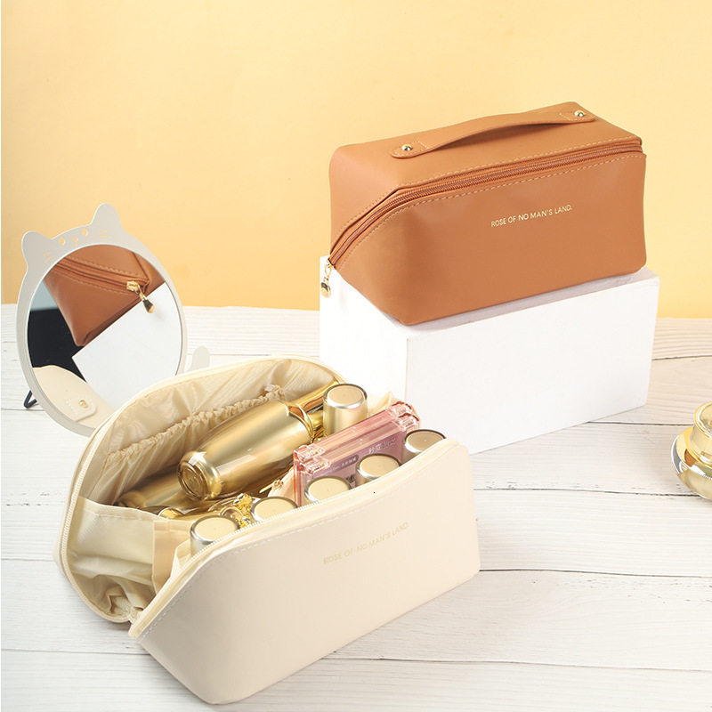 Personalized Makeup Bag Custom Embroidered Travel Cosmetic Christmas Gifts for Her Bridesmaid Birthday Gift Women 240313