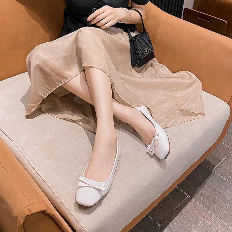 Elegant Ladies Sier Bowtie Flat Shoes Wan Slip Square Toe Loafers Size 34-43 Female Ballet Dancer Dress Moccasins Y250115
