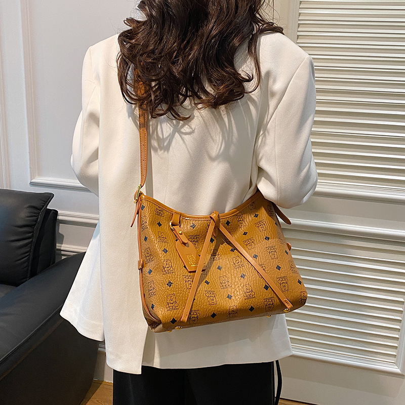Free shipping designer bag Shoulder Bags single tote bag bear Crossbody bag fashion womens bag