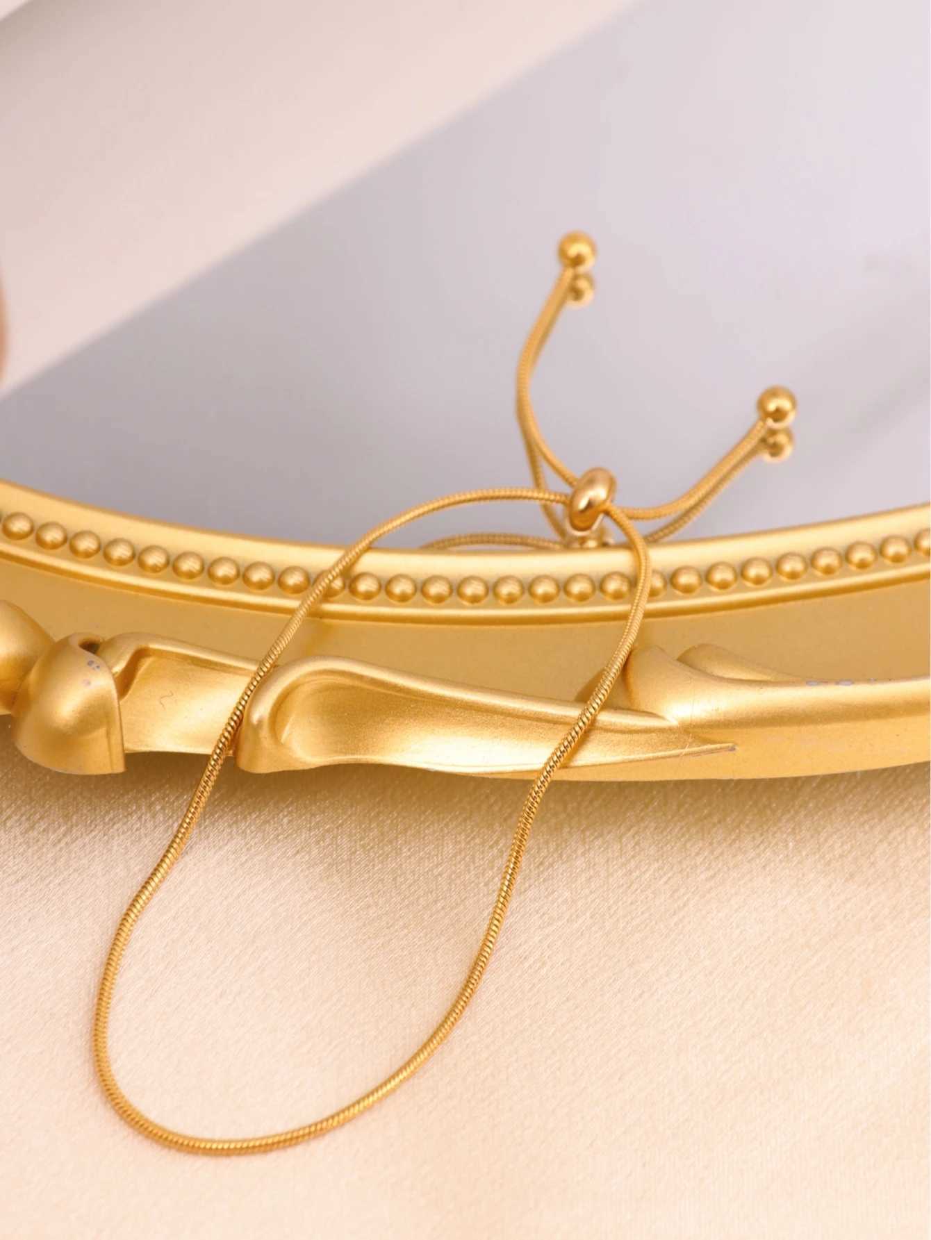 Bangle A Stainless steel fashion bracelet H250115