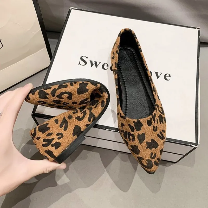 Woman Flats Fashion Leopard Print Shallow Mouth Single Casual Spring Autumn Pointed Toe Flat Slip on Women's Loafers Shoes zhanyishengli