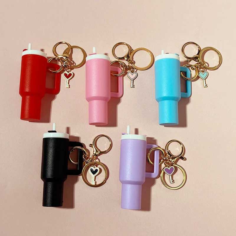 Keychains Lanyards Mini Cup Keychain Cute Tumbler Key Ring Chapstick Holder Handbag Charms Accessories H250115