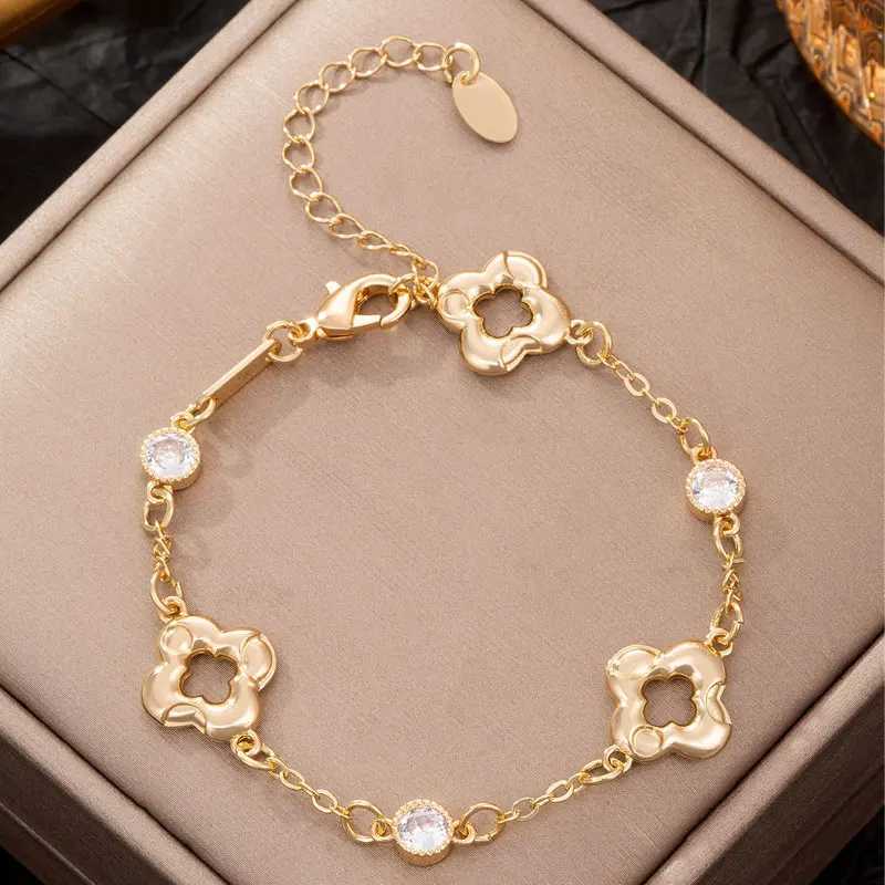 Chain New Simple Hollow Lucky Clover Adjustable Bracelet for Women Girls Rhinestone Four Leaf Bracelets Holiday Jewelry Gifts H250115