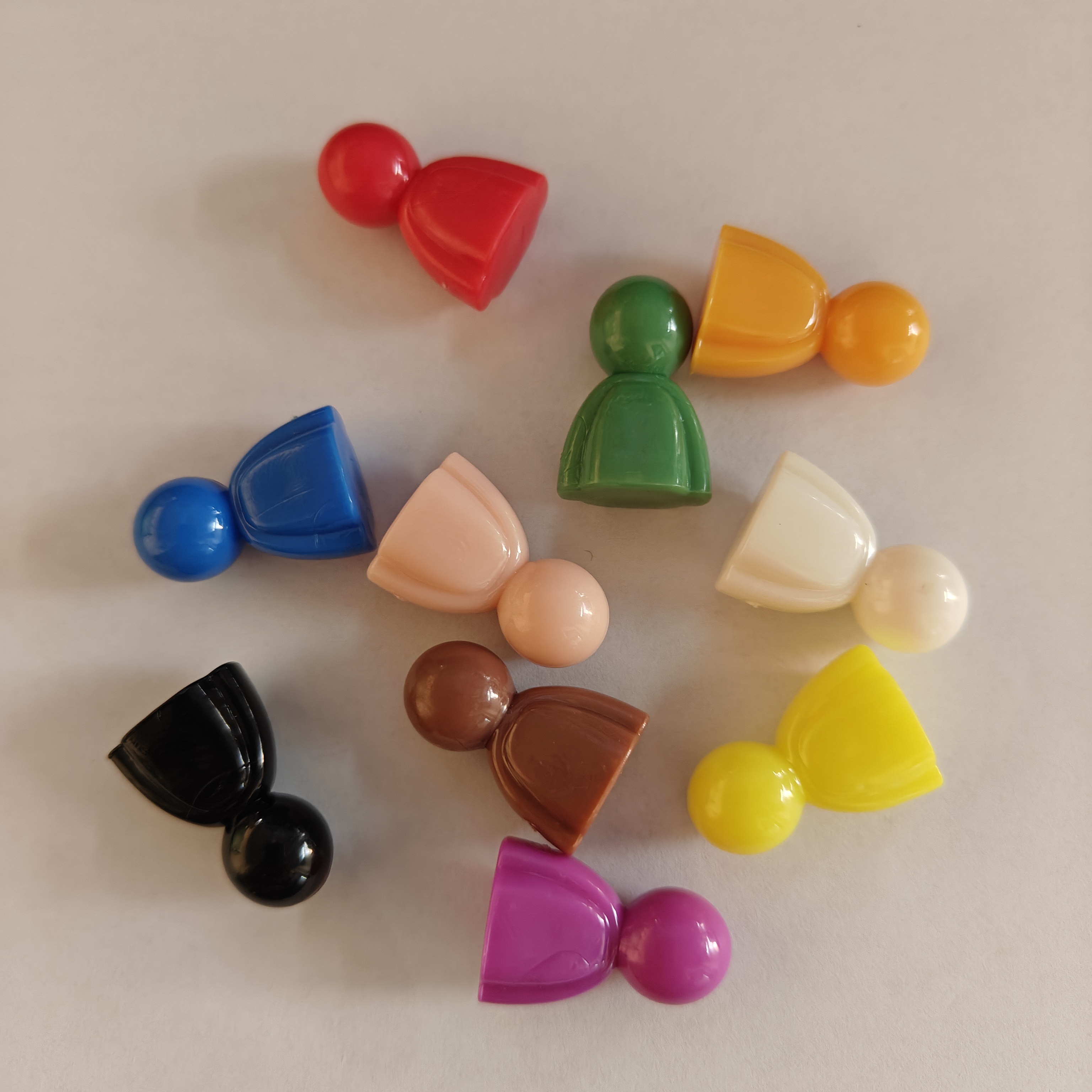 Board Game Pieces Plastic Tokens Board Game Accessories 10 Colors