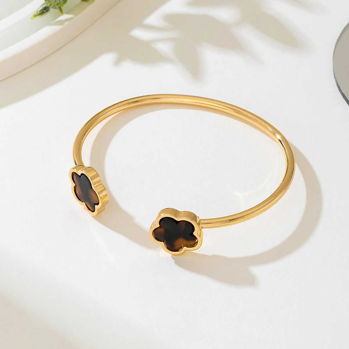 Bracelet Earrings Necklace 6 Pcs/Set Fashion Temperament Simple Metal Colorful Stitching Chain Five Leaf Flower Pendant Open Mouth Bracelets Jewerly S