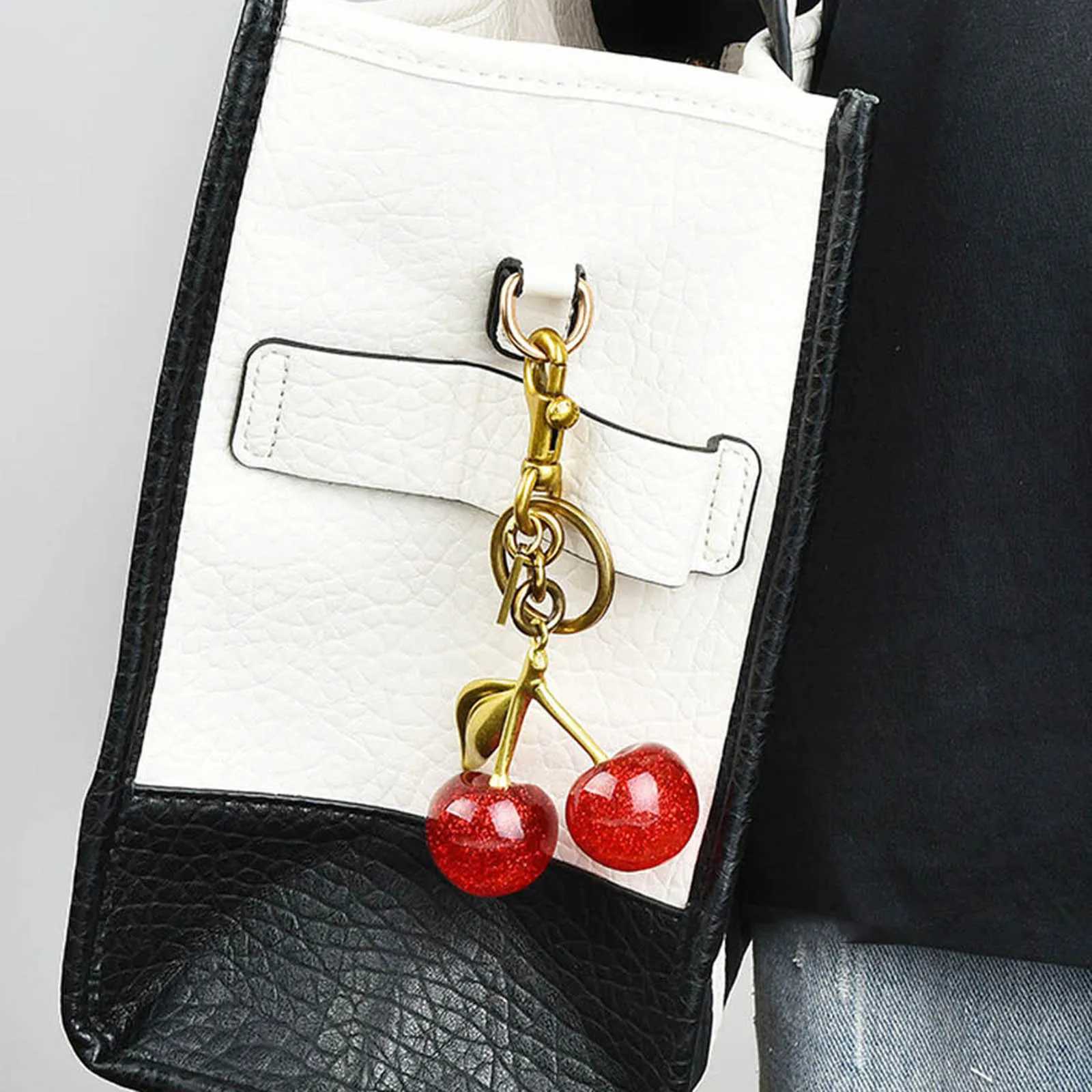 Keychains Lanyards Cherry Keychain Key Hook Decorative Bag Charm Portable Cute Chain For Handbag Birthday Christma Engraving Gifts H250115