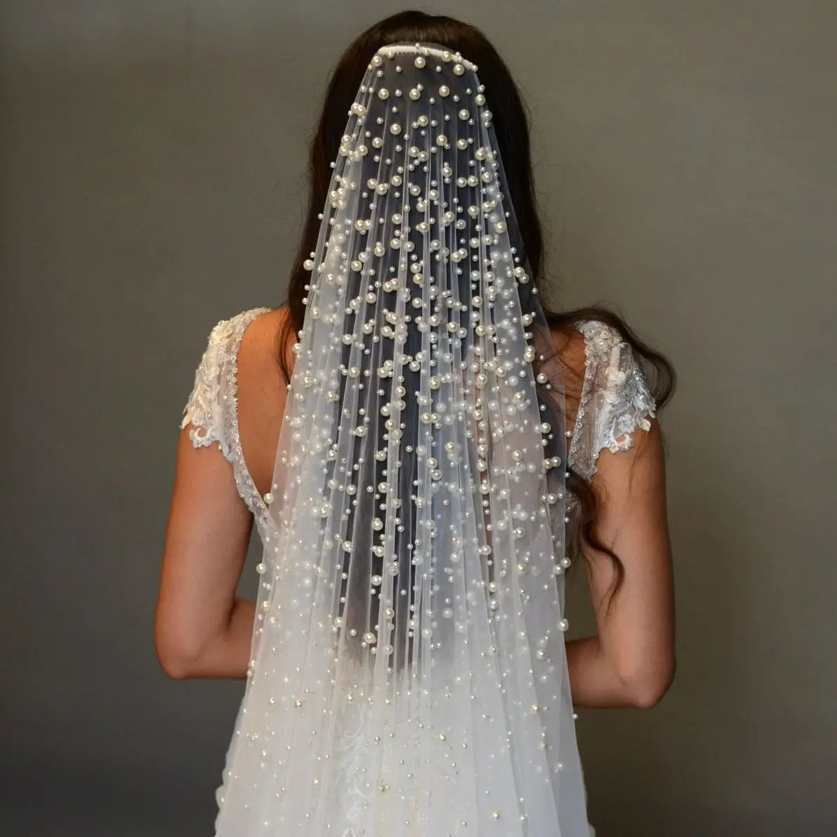 V139 Beaded Bridal Veils Long Royal Cathedral Length Veil Wide Wedding Veils with Comb Wedding Accessories250108