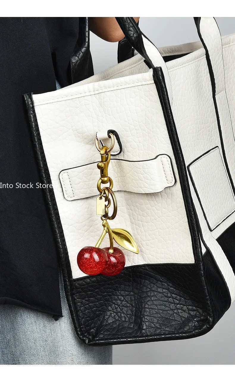 Keychains Lanyards Fashion Delicious Red Cherry Keychain Summer Fruits Cherries Pendant Keyring For Women Men Jewelry Bag Key Accessories Gift H250115