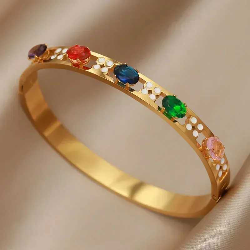 Bangle 316L Stainless Steel Letter V Bangles bracelets for Women Fashion Brand Jewelry Multicolor Hollow Crystal Accessories H250115