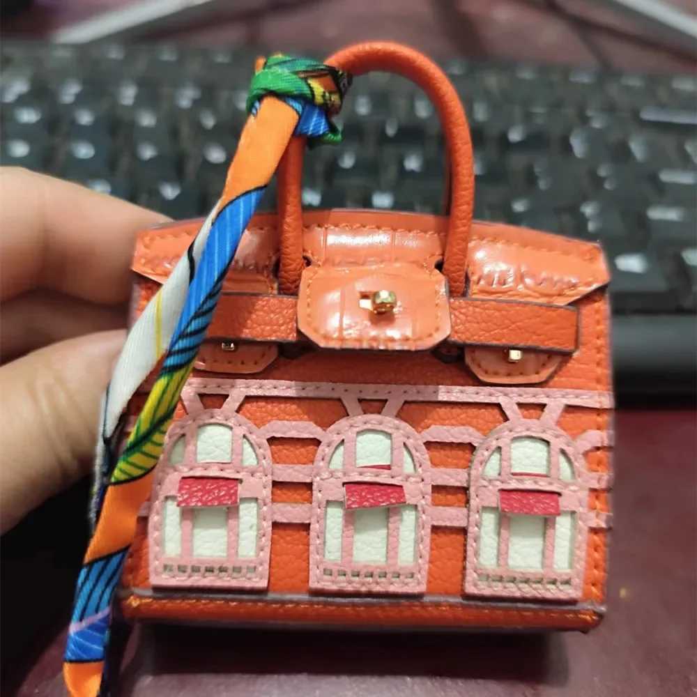 Keychains Lanyards House-shaped mini earphone bag keychain womens charm H250115