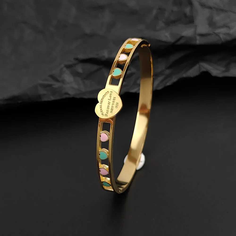 Bangle Stainless Steel Bracelet for Women Heart Shape Bracelets Hollow Design Bangles Womens Jewelry Birthday Gifts wholesale H250115