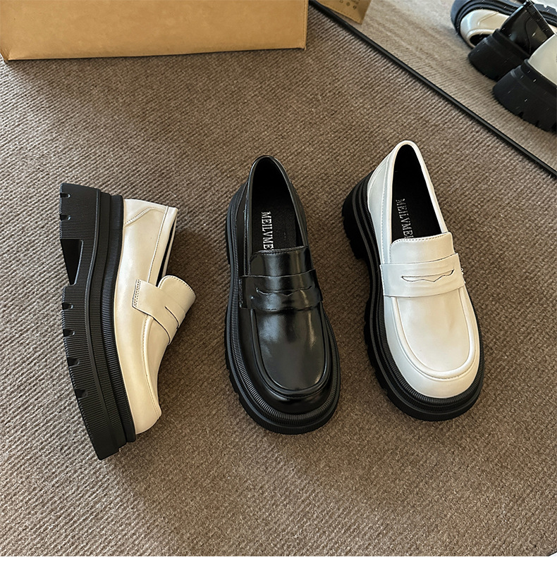 White Japanese vintage small leather shoes women 2025 spring new thick soled thick heels Mary Jane shoes French single shoes