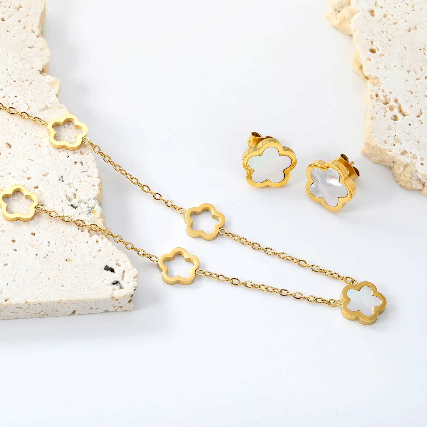 Bracelet Earrings Necklace LUXUKISSKIDS Golden Clover Shell Jewelry Set for Women/Girls Stainless Steel Flower Sets Elegant Accessories H250115
