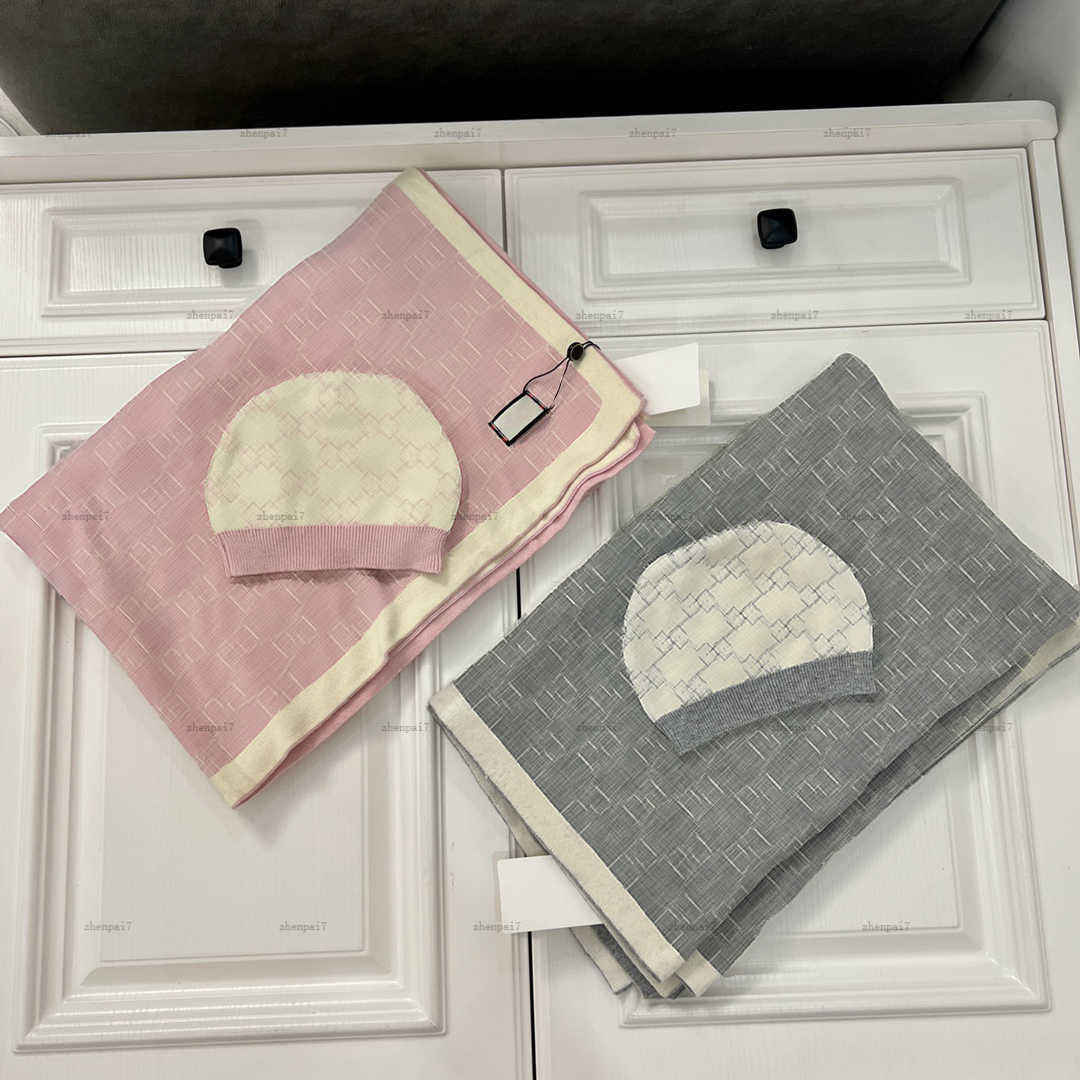 Top baby Blankets high-quality newborn Swaddling Comfortable fabric quilt winter Colorful doll bear print infant Knitted quilt