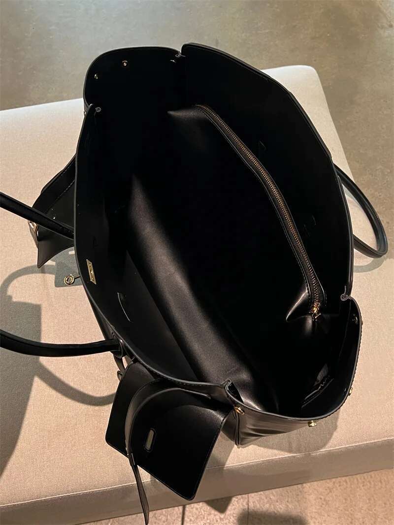Women Tote Underarm Pouch Large Capacity Pu Leather Shoulder Retro Crossbody Bag Casual Portable Bucket Bags Handbag