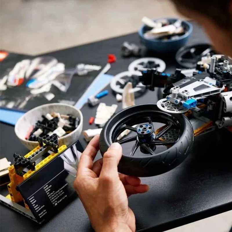 42130 Motorcycle 1000 RR Model Building Blocks Set 1920 Pieces Bricks MOC Toys Christmas and Easter Gift for Kids Or Adult W250115