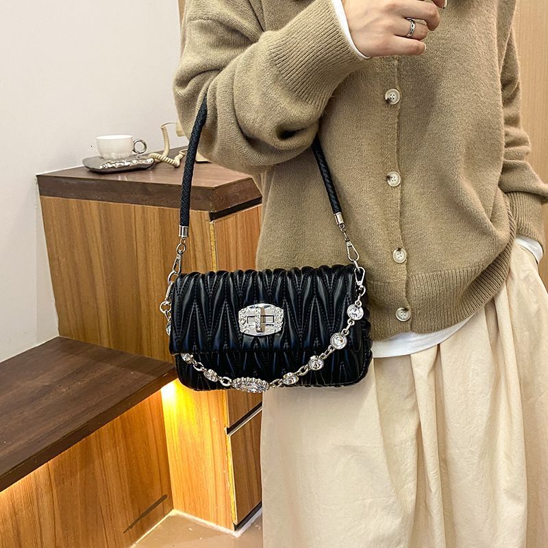 Fashionable And Versatile Niche Chain One Pleated Dia Fragrance Style Net Celebrity Ladies Small Ins Shoulder Bag