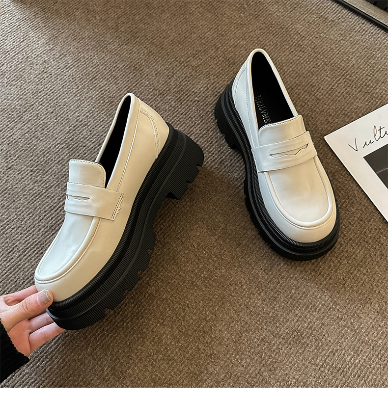 White Japanese vintage small leather shoes women 2025 spring new thick soled thick heels Mary Jane shoes French single shoes